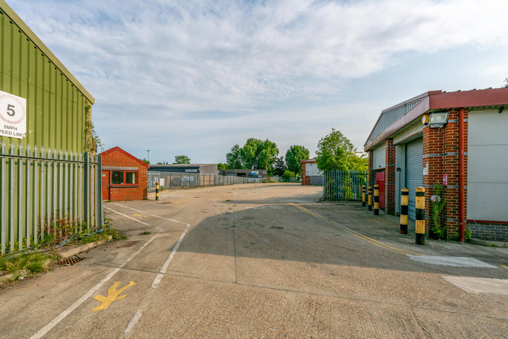 Additional image 5 of 70 South Road, Hailsham, East Sussex, BN27 3JH