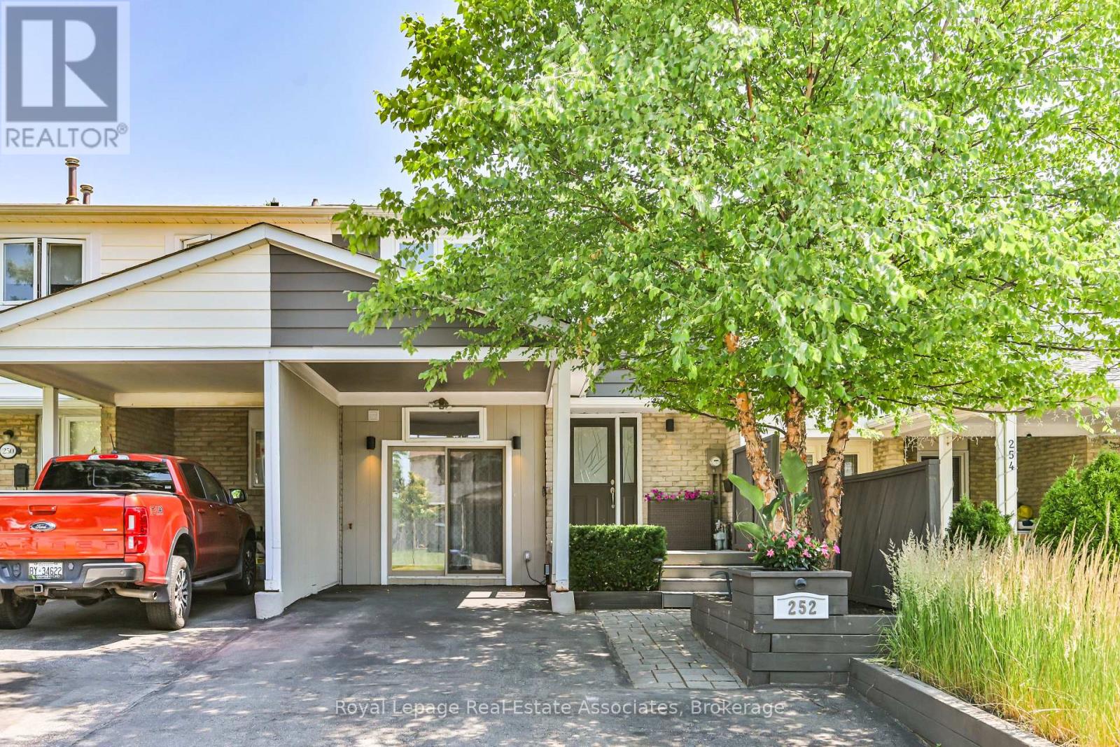 252 ROYAL SALISBURY WAY|Brampton (Madoc), Ontario L6V3H4