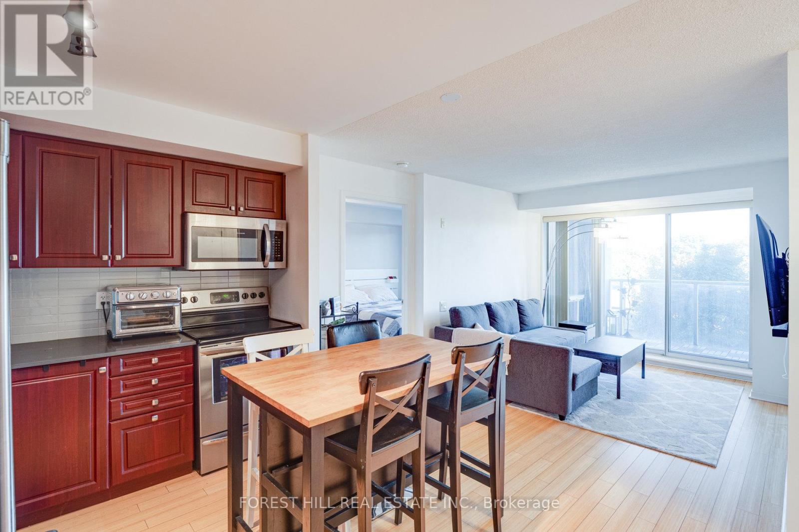 301 - 1040 THE QUEENSWAY AVENUE|Toronto (Islington-City Centre West), Ontario M8Z0A7