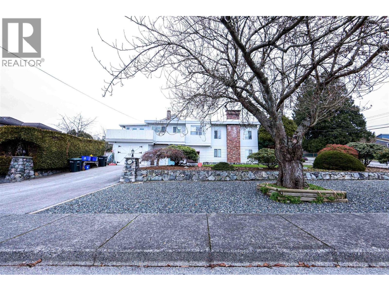 5395 GEORGIA STREET|Burnaby, British Columbia V5B1V3