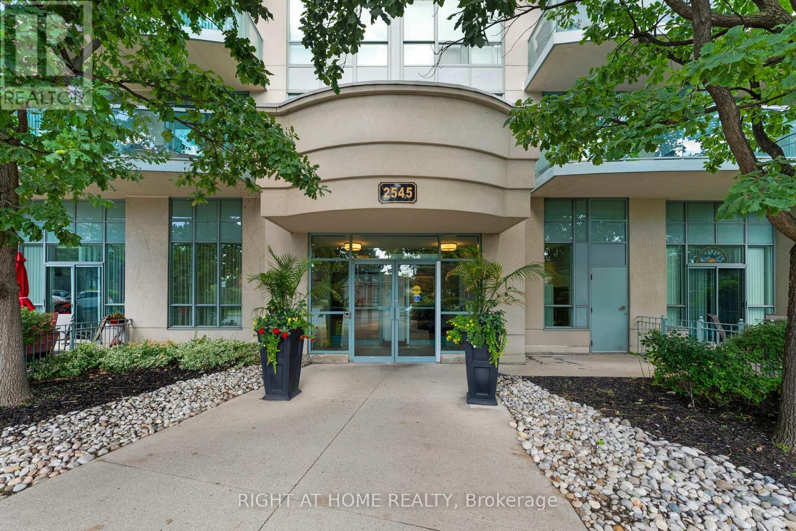 Property image for 1611 - 2545 ERIN CENTRE BOULEVARD|Mississauga (Central Erin Mills), Ontario L5M6Z9