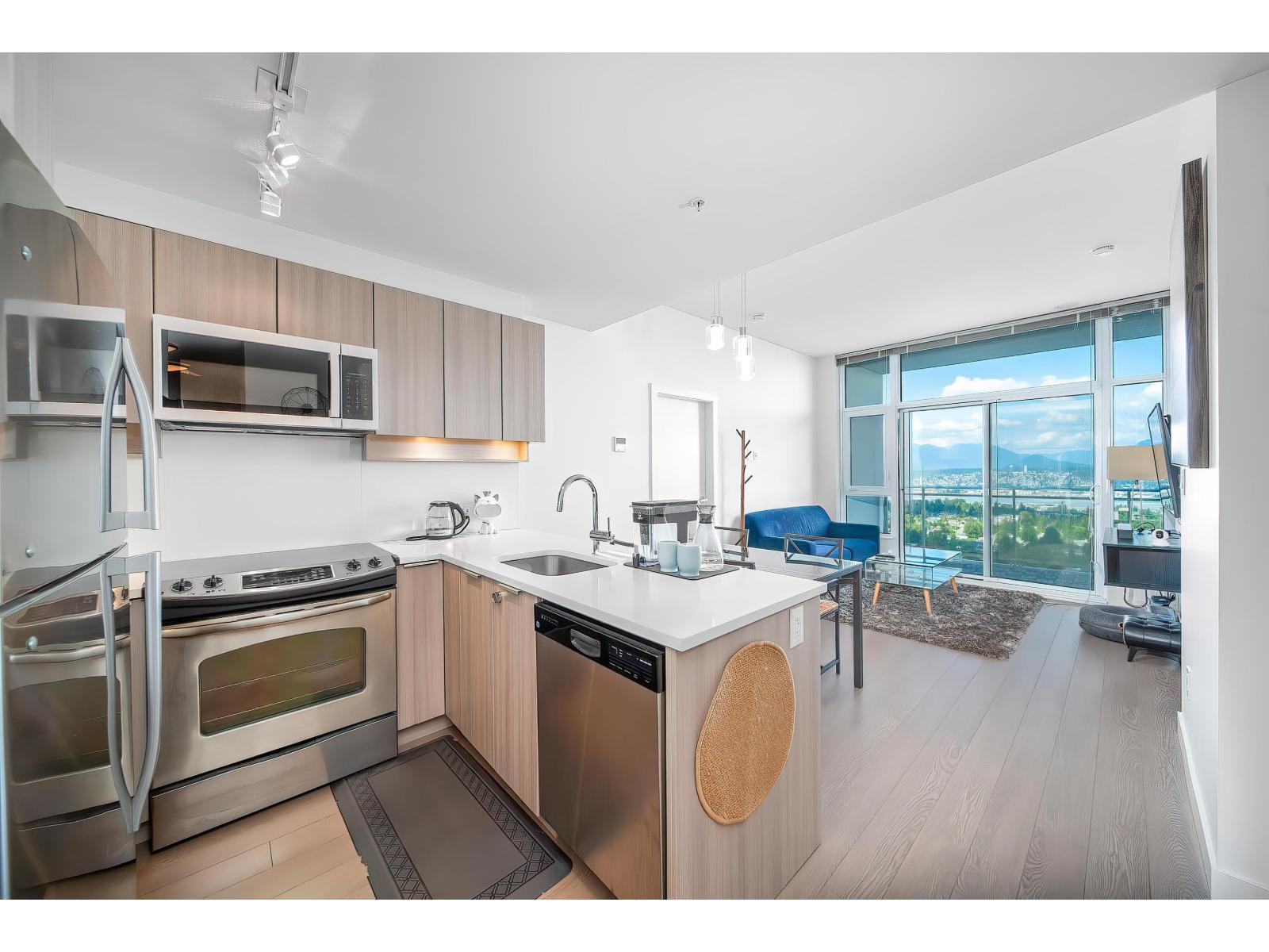 3301 13308 CENTRAL AVENUE|Surrey, British Columbia V3T0M4