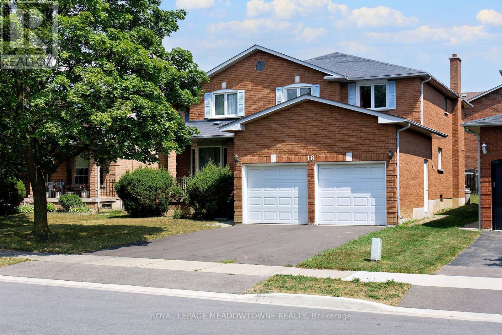 Property image for 18 BLUE BONNET DRIVE|Brampton (Fletcher's Creek South), Ontario L6Y4N4