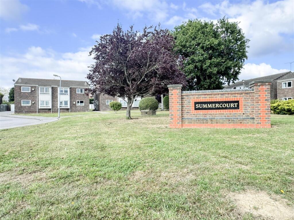 Property image for Summerfields Avenue, Hailsham BN27 3AW