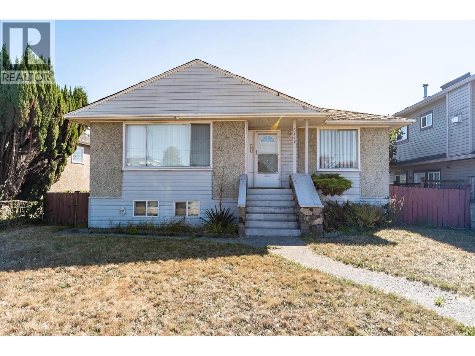 6758 VICTORIA DRIVE|Vancouver, British Columbia V5P3Y3