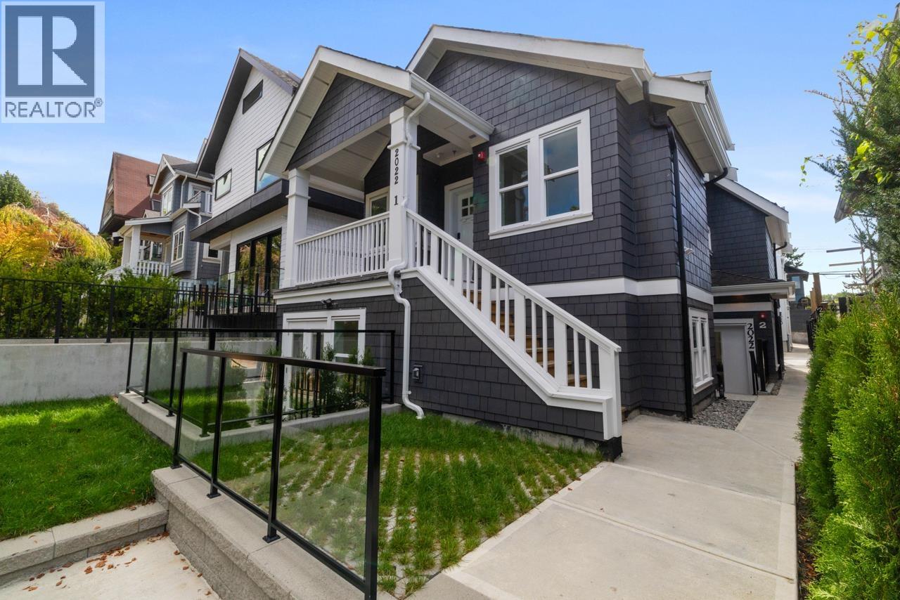 1 2022 E 4TH AVENUE|Vancouver, British Columbia V5N1K4