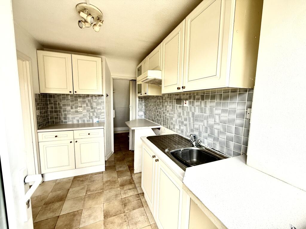 Additional image 4 of Farne Close, Hailsham, BN27