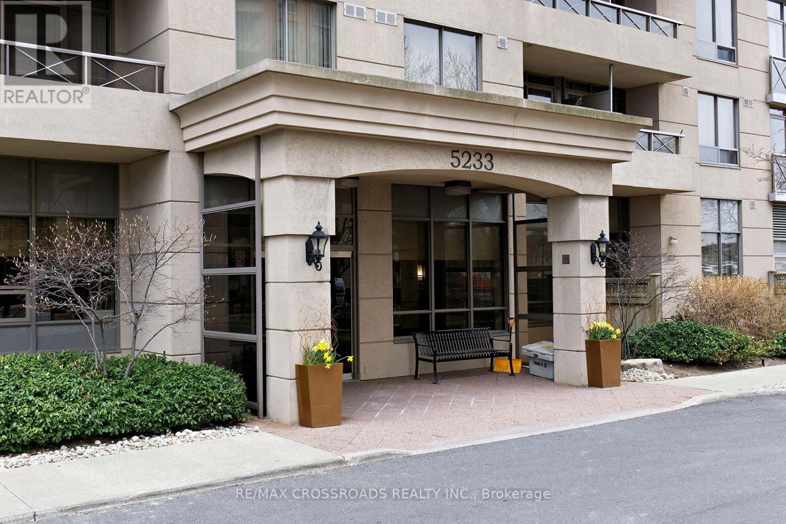 Property image for 528 - 5233 DUNDAS STREET W|Toronto (Islington-City Centre West), Ontario M9B6M1
