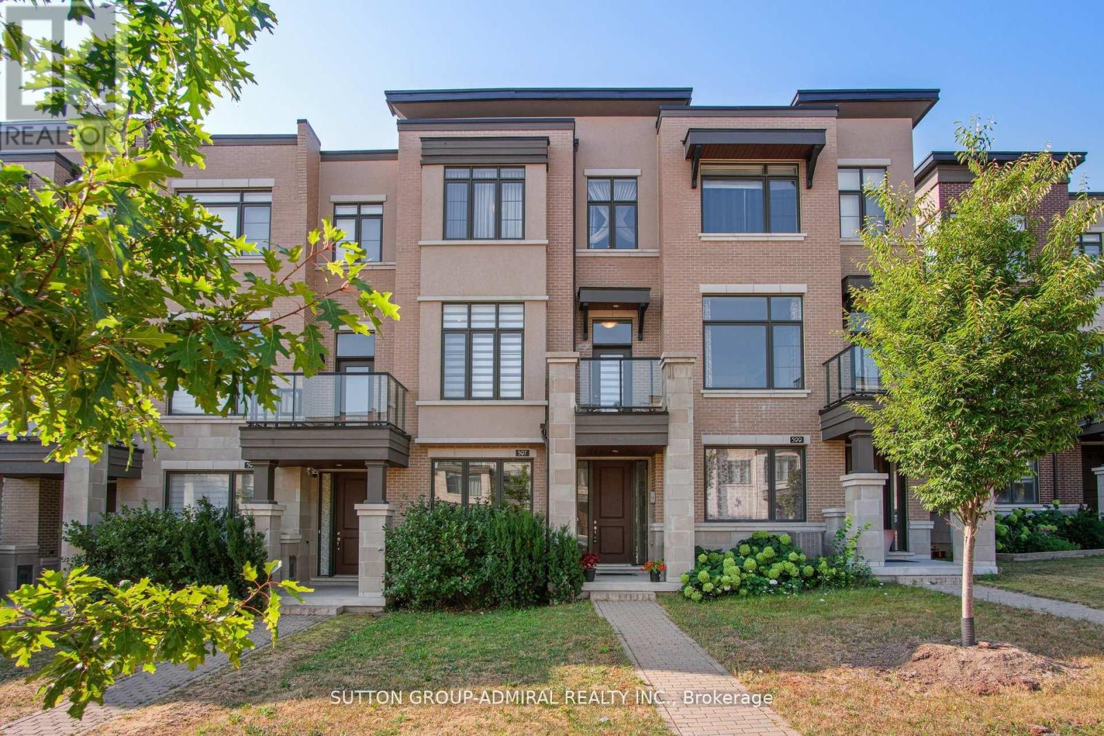 597 MARC SANTI BOULEVARD|Vaughan (Patterson), Ontario L6A4Z8