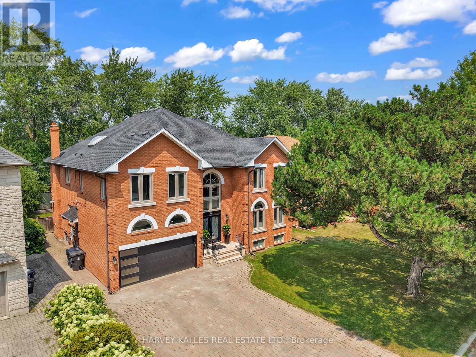 42 GRANGEMILL CRESCENT|Toronto (Banbury-Don Mills), Ontario M3B2J2