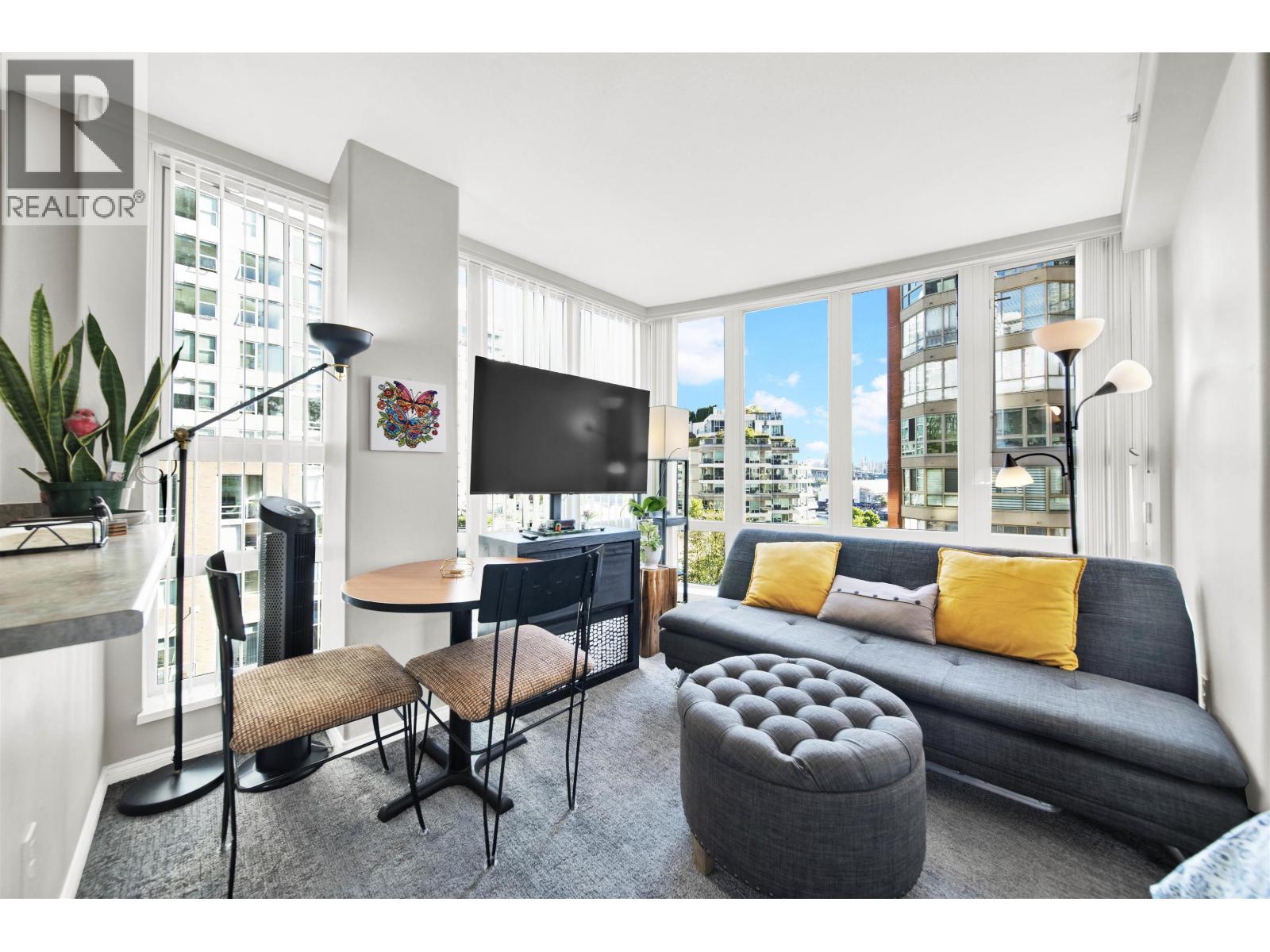 508 910 BEACH AVENUE|Vancouver, British Columbia V6Z2W7