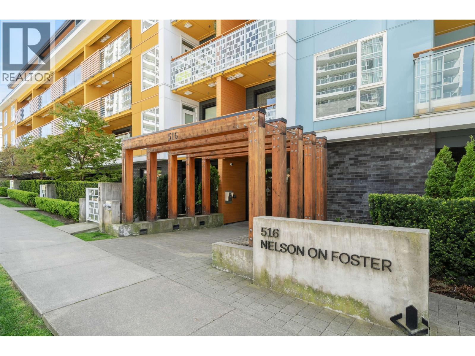 209 516 FOSTER AVENUE|Coquitlam, British Columbia V3J0H8