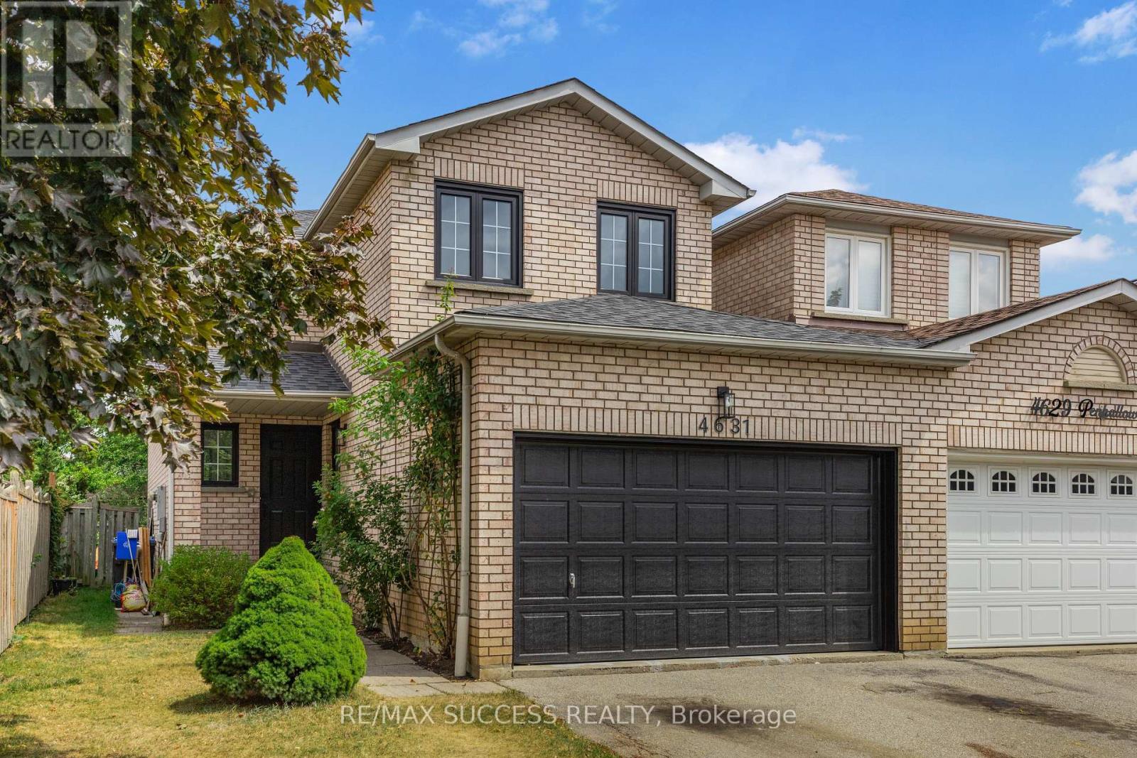 4631 PENHALLOW ROAD|Mississauga (East Credit), Ontario L5V1E8