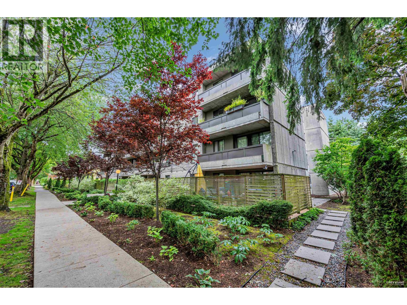 203 1867 W 3RD AVENUE|Vancouver, British Columbia V6J1K9