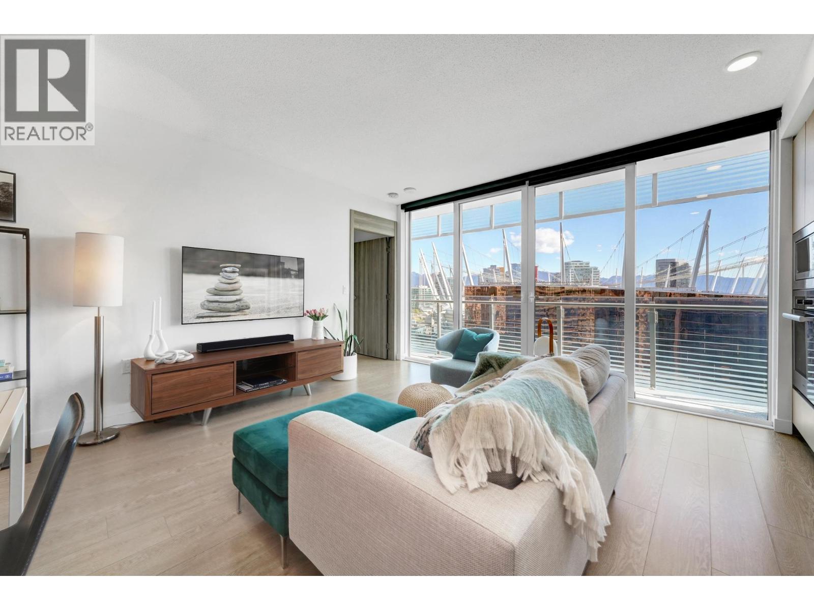 2006 89 NELSON STREET|Vancouver, British Columbia V6Z0E7