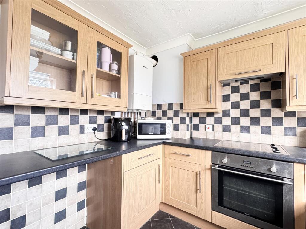Additional image 15 of Summerfields Avenue, Hailsham BN27 3AW