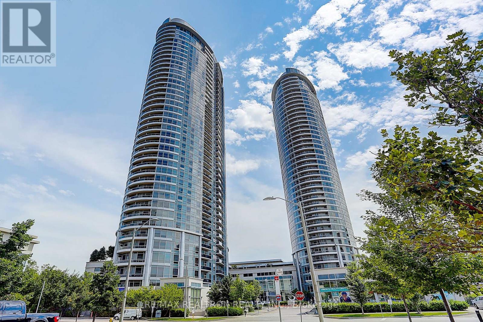 3220 - 135 VILLAGE GREEN SQUARE|Toronto (Agincourt South-Malvern West), Ontario M1S0G4