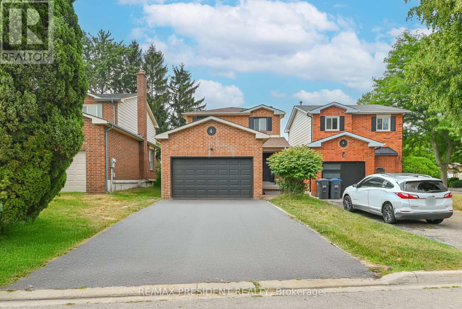 4 LAWNVIEW COURT|Brampton (Heart Lake West), Ontario L7G1T4