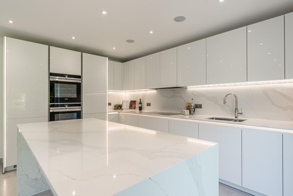 Additional image 6 of Burston Drive, Park Street, St. Albans, Hertfordshire, AL2