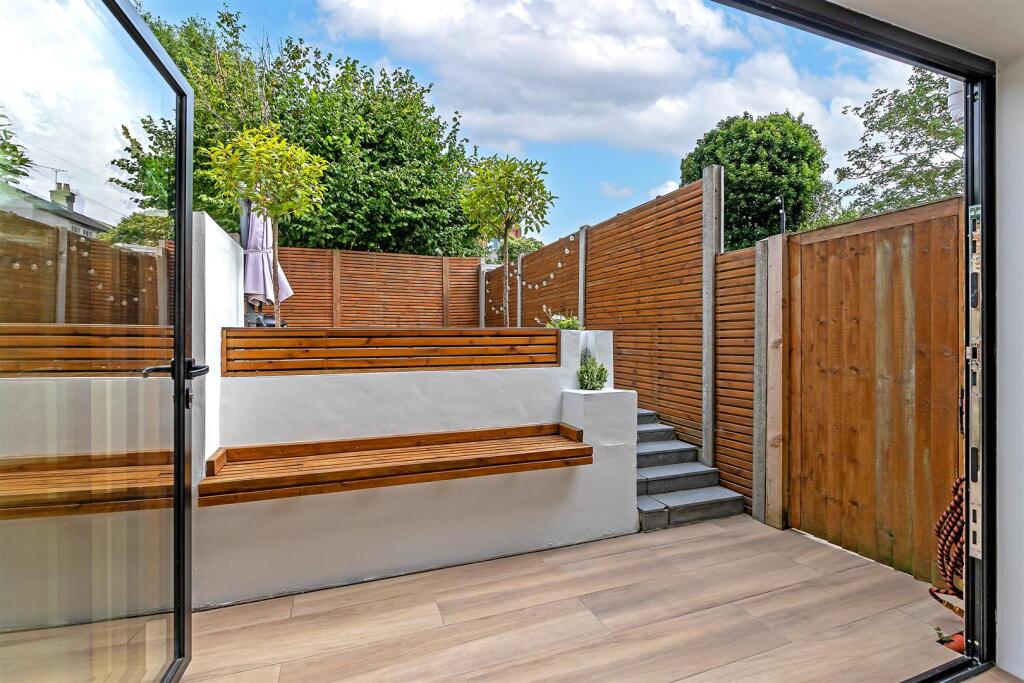 Additional image 33 of Hart Road, St. Albans