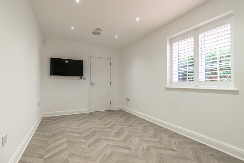 Additional image 12 of Burston Drive, Park Street, St. Albans, Hertfordshire, AL2