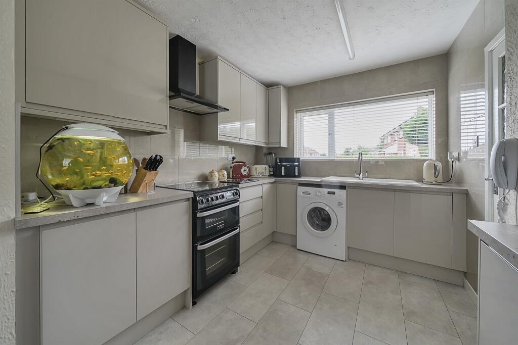 Additional image 20 of Meadway, Colney Heath, St. Albans