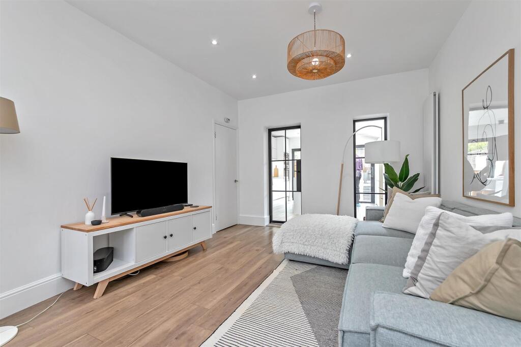 Additional image 19 of Hart Road, St. Albans