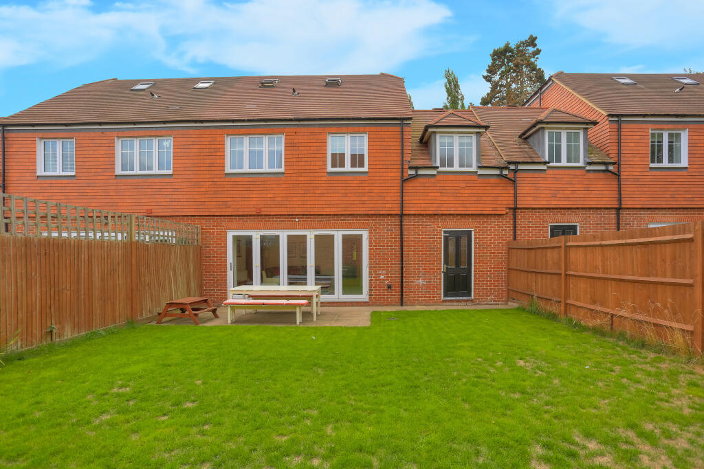 Additional image 5 of Scott Close, St Albans, Hertfordshire, AL3