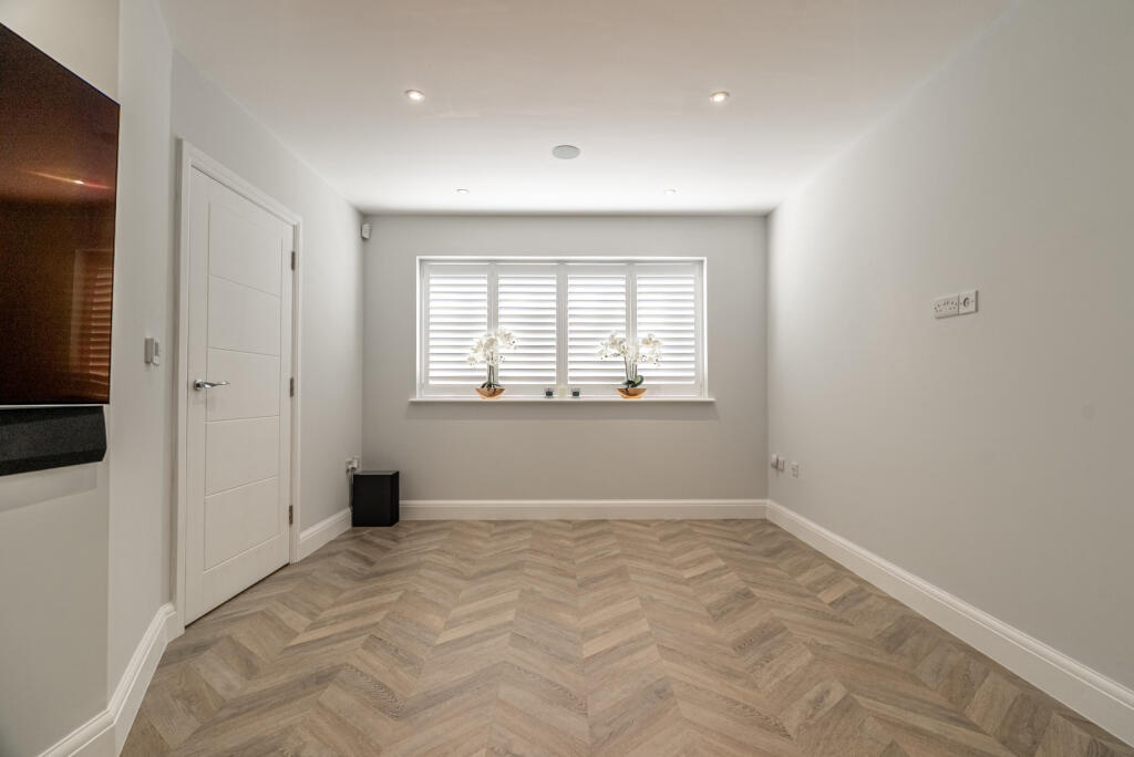 Additional image 10 of Burston Drive, Park Street, St. Albans, Hertfordshire, AL2