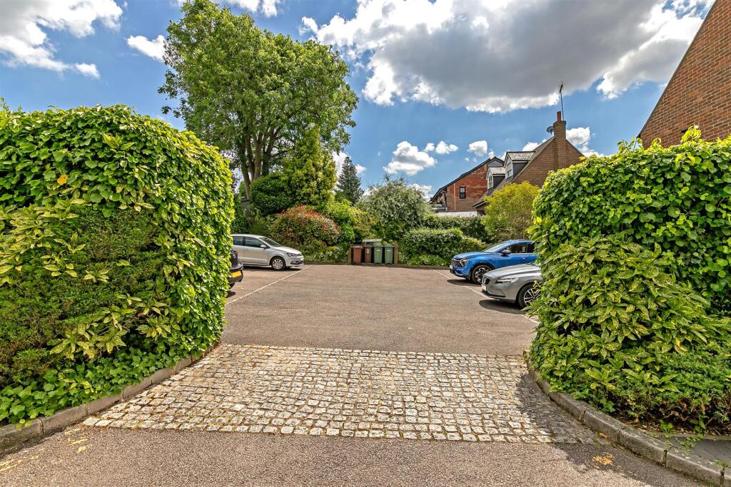 Additional image 19 of Old London Road, St. Albans