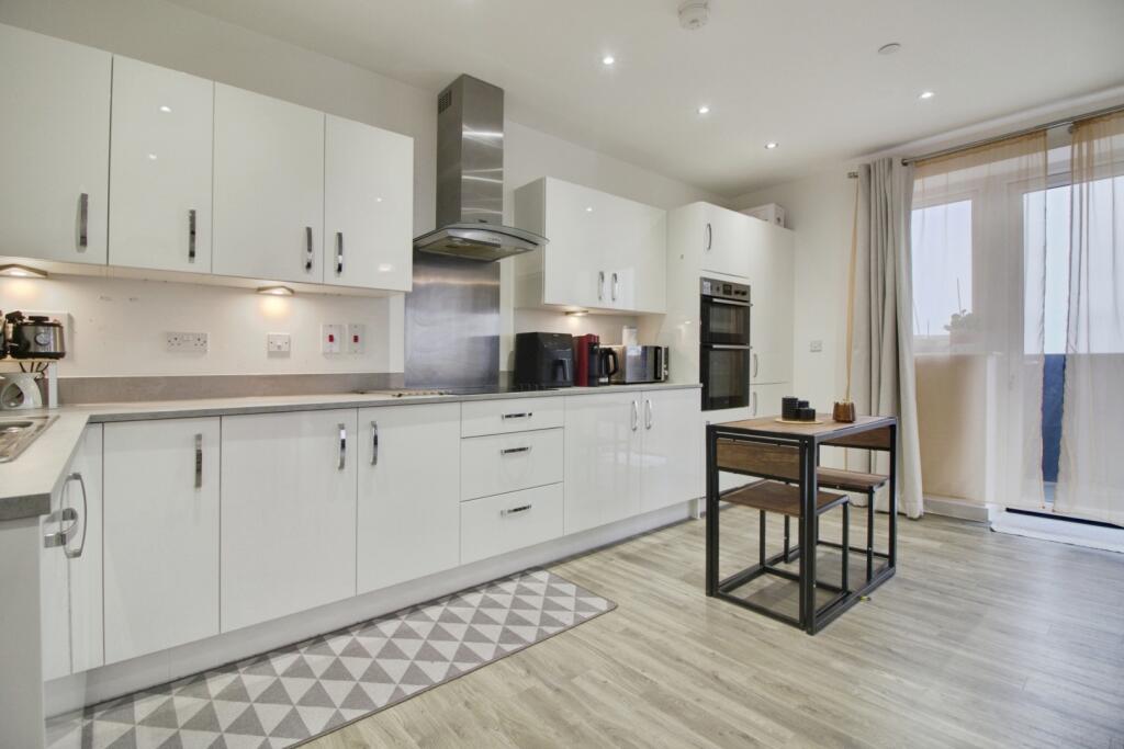 Additional image 4 of Flat 19, Crest House, Hilltop Way, Hatfield, Hertfordshire
