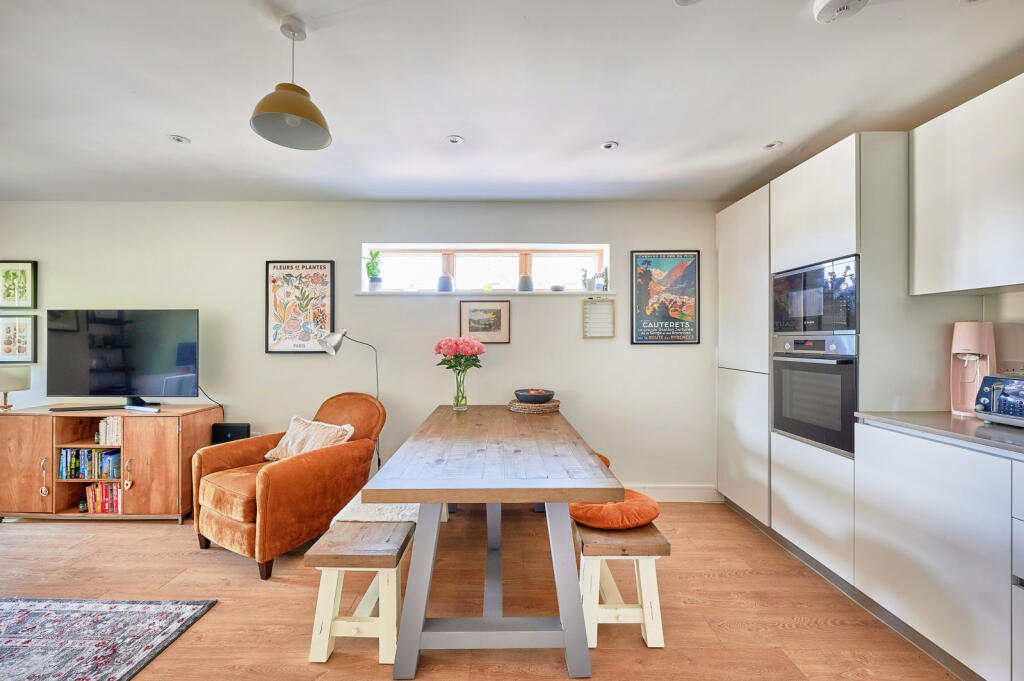 Additional image 7 of Montague Close, Hatfield Road, St. Albans, Hertfordshire, AL1