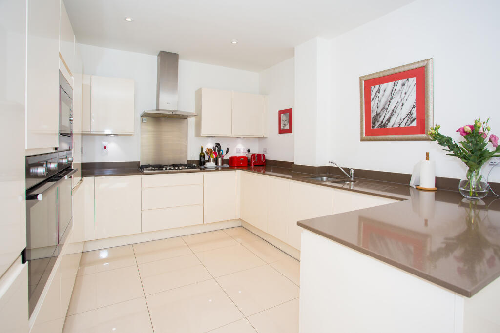 Additional image 3 of Scott Close, St Albans, Hertfordshire, AL3