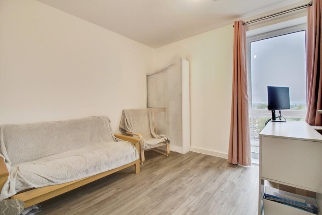 Additional image 7 of Flat 19, Crest House, Hilltop Way, Hatfield, Hertfordshire