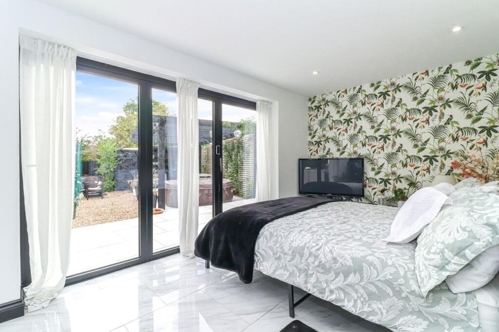 Additional image 18 of Oakwood Road, Bricket Wood, AL2