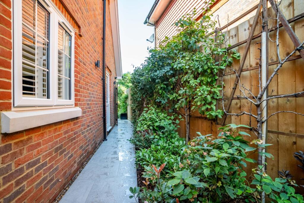 Additional image 23 of Burston Drive, Park Street, St. Albans, Hertfordshire, AL2