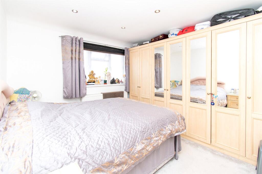 Additional image 12 of How Wood, Park Street, St. Albans, Hertfordshire, AL2