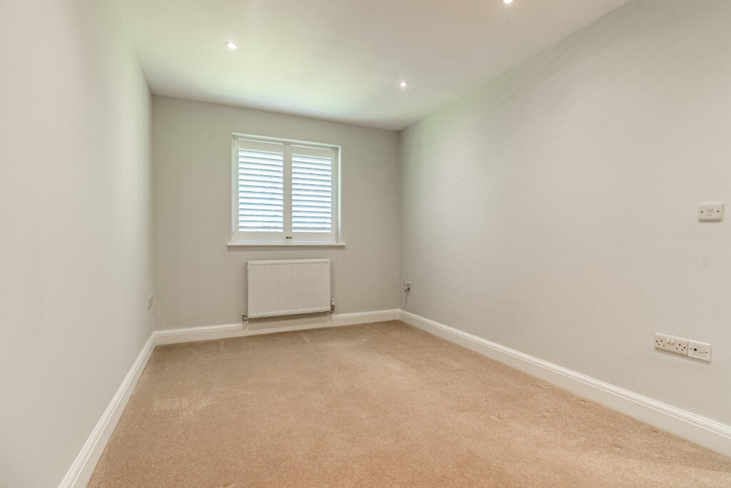 Additional image 15 of Burston Drive, Park Street, St. Albans, Hertfordshire, AL2