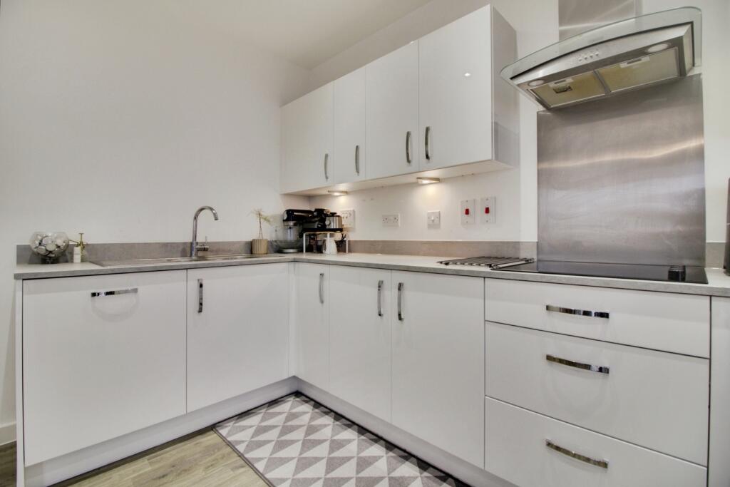 Additional image 5 of Flat 19, Crest House, Hilltop Way, Hatfield, Hertfordshire