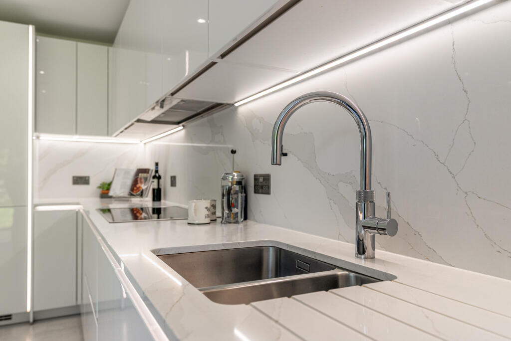 Additional image 7 of Burston Drive, Park Street, St. Albans, Hertfordshire, AL2