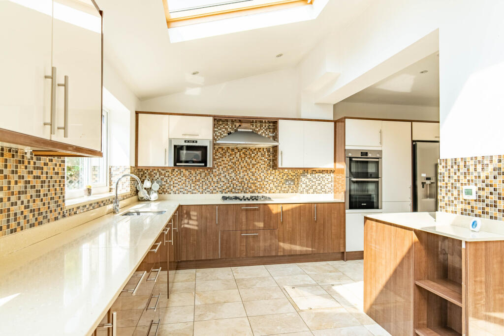 Additional image 9 of Batchwood Drive, St. Albans, Hertfordshire, AL3