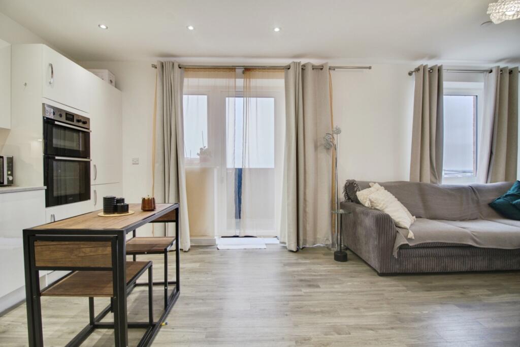 Additional image 6 of Flat 19, Crest House, Hilltop Way, Hatfield, Hertfordshire