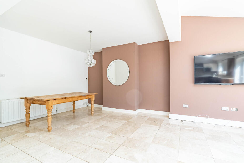 Additional image 12 of Batchwood Drive, St. Albans, Hertfordshire, AL3