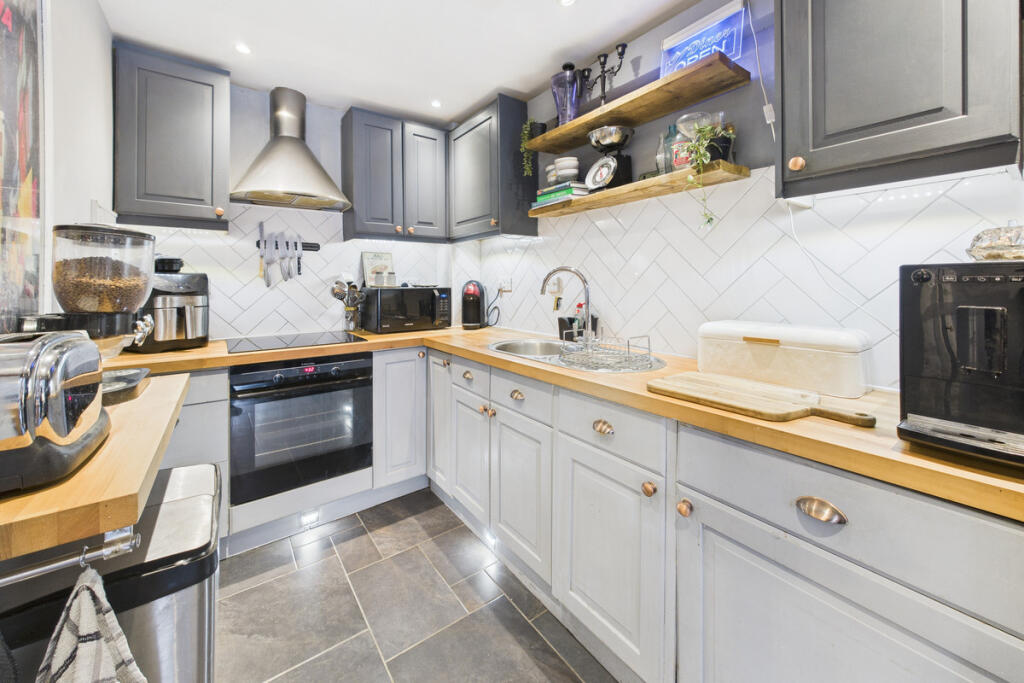 Additional image 4 of High Street, Markyate, AL3