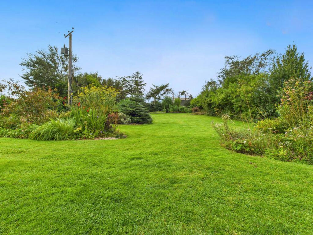 Additional image 37 of Of Greens, New Deer, AB53