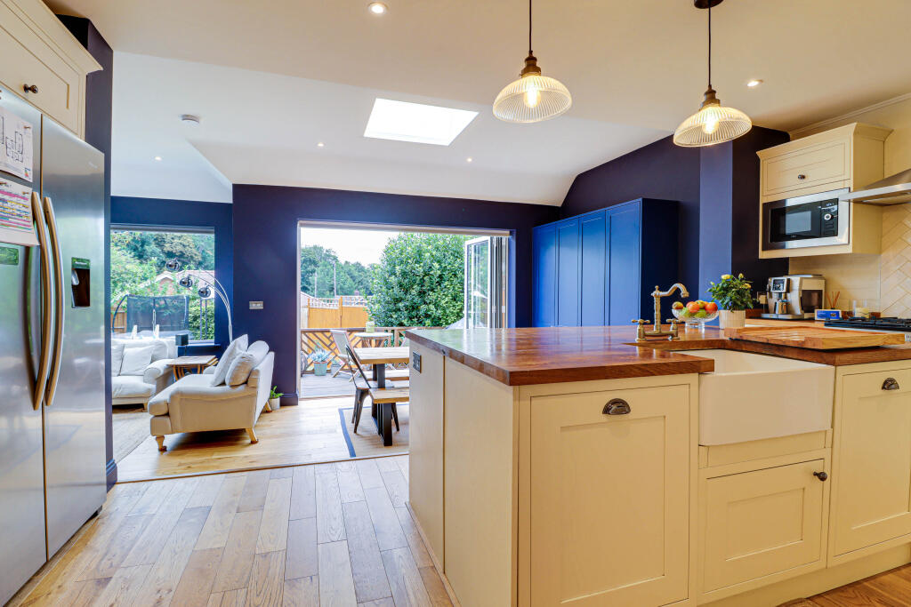 Additional image 4 of Moreton End Lane, Harpenden, AL5