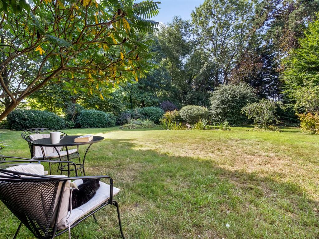 Additional image 23 of Woodside Lane, Brookmans Park