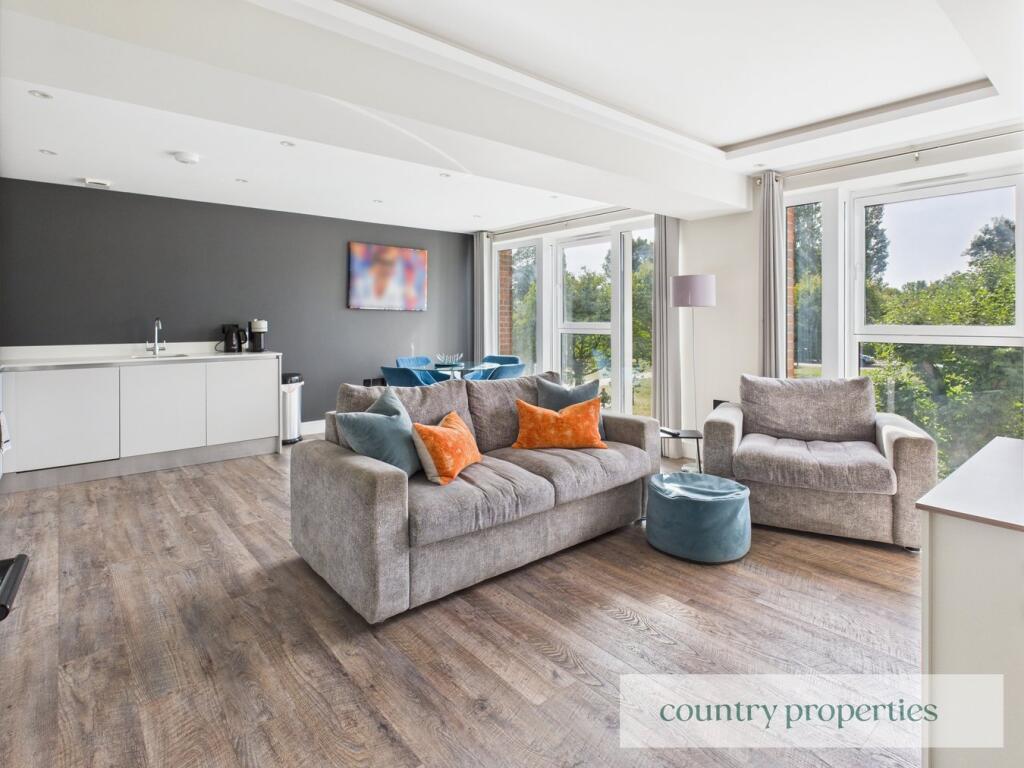 Additional image 2 of Parkway, Welwyn Garden City, AL8