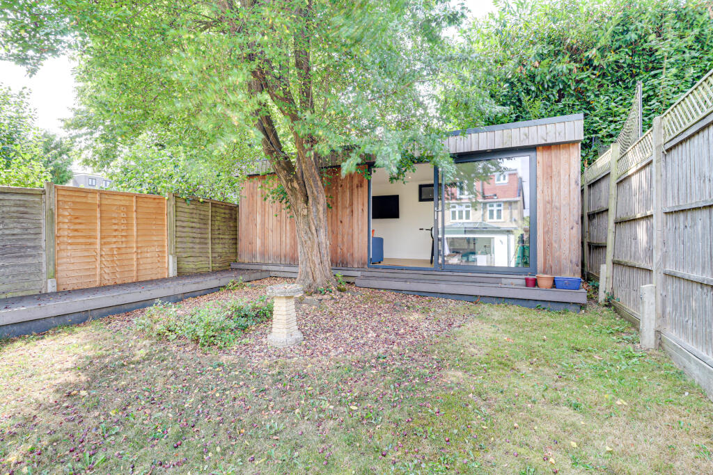 Additional image 20 of Crossway, Harpenden, AL5