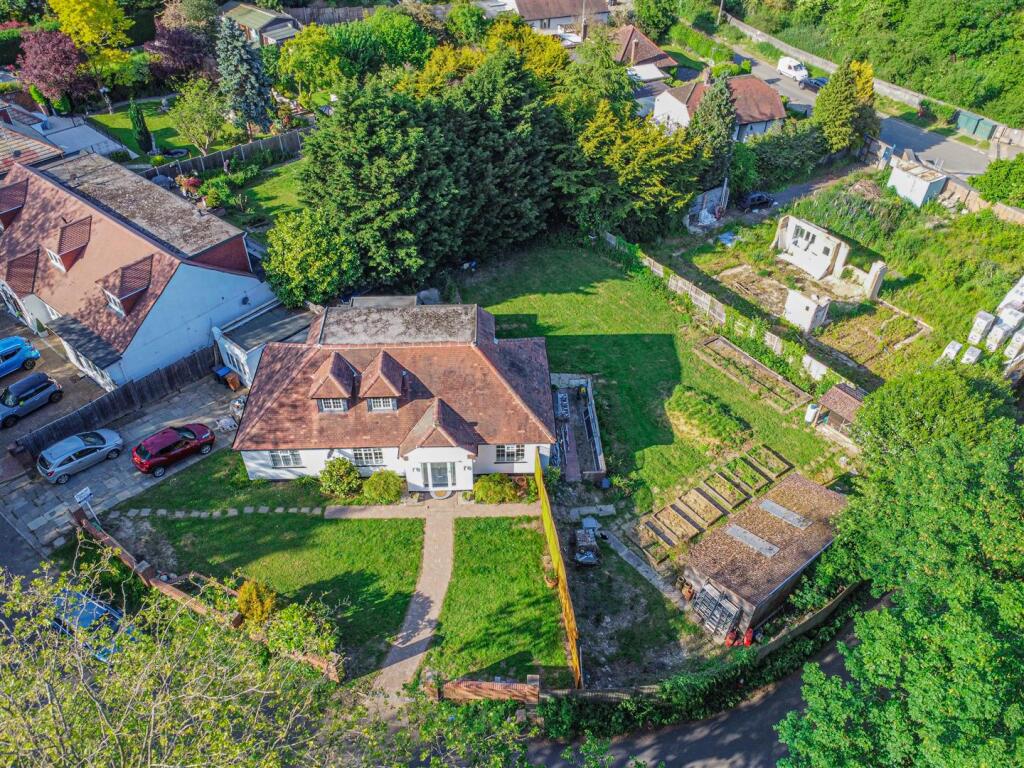 Additional image 18 of Swanland Road, Welham Green